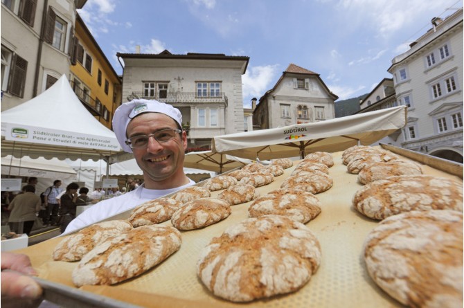 Il Mercato del Pane e dello Strudel: dal 3 al 5 ottobre a Bressanone Il Mercato del Pane e dello Strudel: dal 3 al 5 ottobre a Bressanone